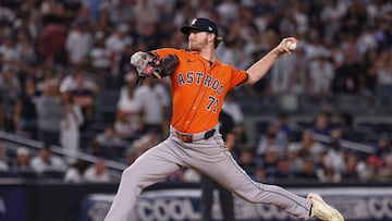 Aug 8, 2025; Bronx, New York, USA; Houston Astros relief pitcher Josh Hader (71) delivers a pitch during the ninth inning against the New York Yankees at Yankee Stadium. Mandatory Credit: Vincent Carchietta-Imagn Images