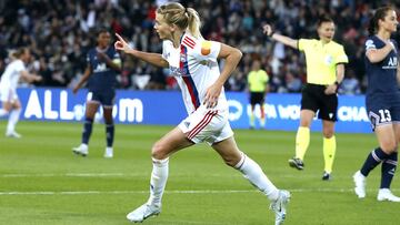 Ada Hegerberg celebra el primer tanto del OL.