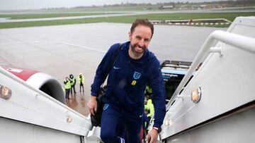BIRMINGHAM, ENGLAND - NOVEMBER 15: Gareth Southgate, Manager of England boards the plane as the England squad travel to Qatar on November 15, 2022 in Birmingham, England. (Photo by Eddie Keogh - The FA/The FA via Getty Images)