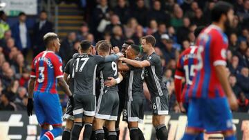 Soccer Football - Premier League - Crystal Palace v Leicester City - Selhurst Park, London, Britain - November 3, 2019 Leicester City's Caglar Soyuncu celebrates scoring their first goal with teammates Action Images via Reuters/John Sibley EDITOR
