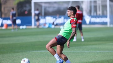 Iker Benito durante el entrenamiento de ayer.