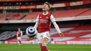 Chelsea y Liverpool se entrometen por Odegaard