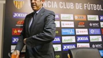 El expresidente del Valencia, Llorente.