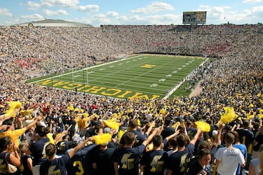 Estadio de fútbol americano de la Universidad de Michigan, ubicado en Ann Arbor. El estadio se construyó en el año 1927 y actualmente, tras una ampliación, tiene una capacidad de 107.601	espectadores. El Real Madrid se enfrentó al Manchester United en este estadio en agosto de 2014 en el torneo amistoso International Champions Cup.