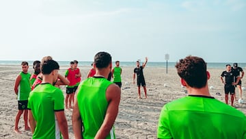 Sarabia se lleva al Elche a la playa