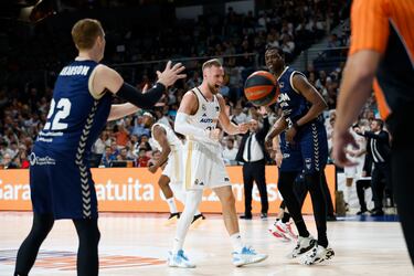 Campazzo y Musa lideran el 1-0