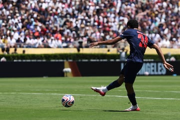 Vuelve a castigar el campeón de Europa. Jugada embarullada en el área rojiblanca, con la pasividad defensiva del Atlético de Madrid, la cual aprovechó Mayulu cazando un balón suelto, sacándose un poderoso disparo para batir a Oblak.