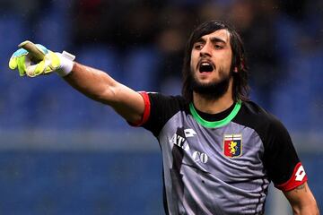 Coincidió con Pinilla en:
Genoa en la temporada 2014 - 2015.