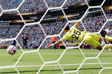 1-0. Fran García asiste a Jude Bellingham en área del Pachuca. El jugador inglés controla y saca un zurdazo raso, cruzado, para superar la estirada de Carlos Moreno.