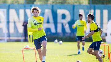 Jorge Pascual en un entrenamiento con el Villarreal