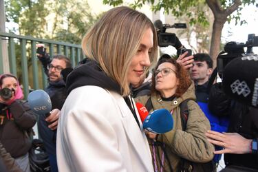 La jugadora de la selección española de fútbol femenina, Alexia Putellas, sale de declarar de la Ciutat de la Justicia por el ‘caso Rubiales’.