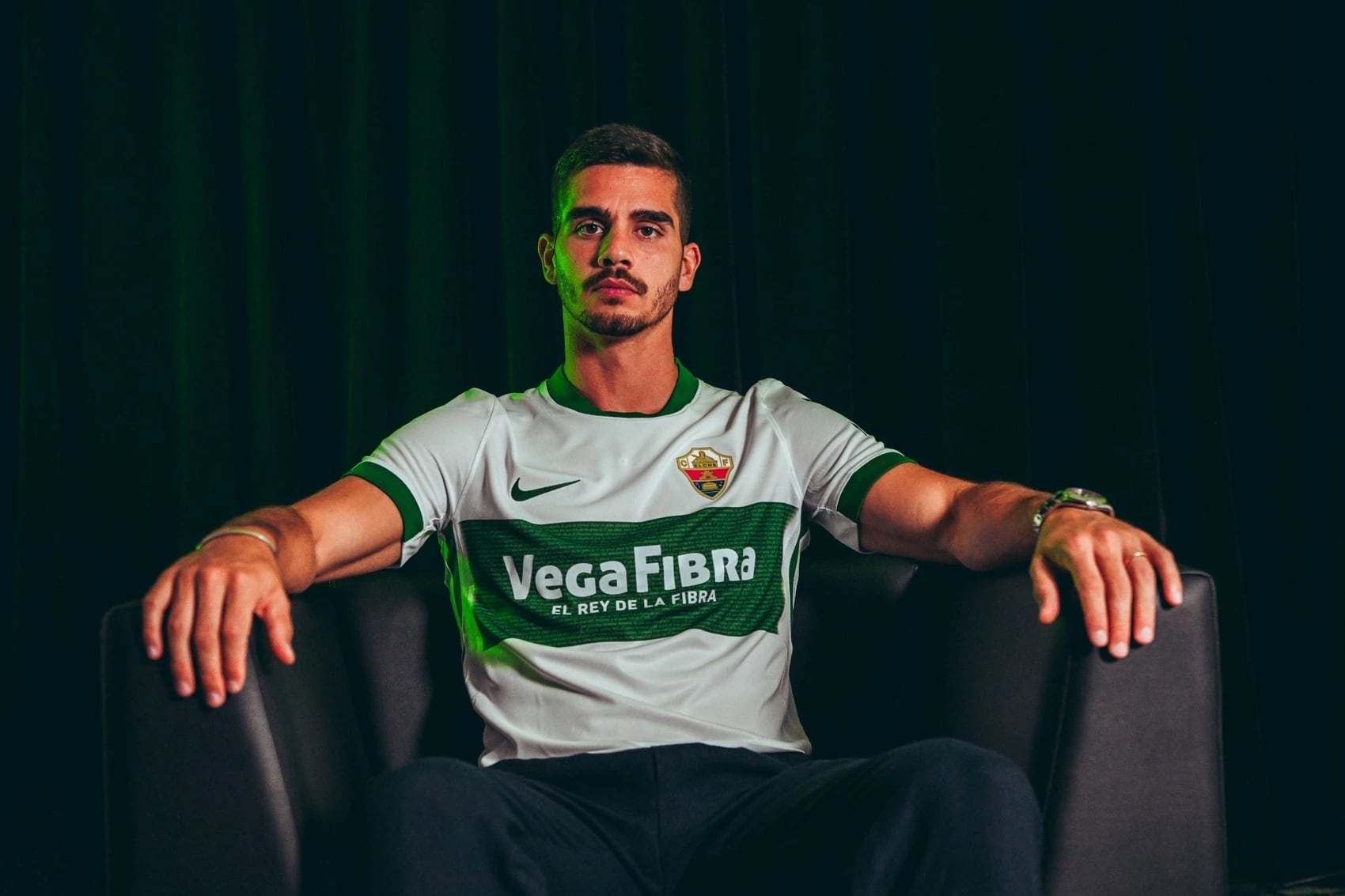 El Elche hace oficial el fichaje de André Silva: “Hay delanteros y luego, estoy yo”