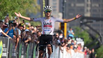 Pogacar celebra su triunfo en el GP de Montreal.