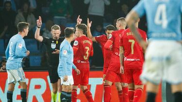 04/11/23 PARTIDO PRIMERA DIVISION
Celta DE VIGO - Sevilla FC
PENALTI ANULADO POR EL VAR INCIDENTE TANGANA PELEA
PUBLICADA 05/11/23 NA MA19 4COL