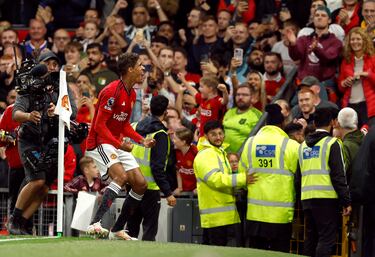 Varane salva el orgullo del United