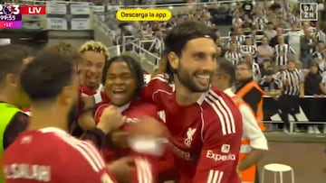 De no creer: un niño de 16 años le da la victoria al Liverpool con este golazo en el 100′