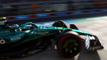 Formula One F1 - Hungarian Grand Prix - Hungaroring, Budapest, Hungary - August 1, 2025 Aston Martin's Fernando Alonso in the pit lane during practice REUTERS/Bernadett Szabo