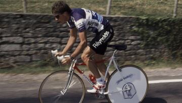 El ciclista español Pedro 'Perico' Delgado rueda durante una contrarreloj en el Tour de Francia de 1988.