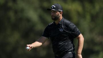 Jon Rahm camina contrariado en el torneo Fortinet.