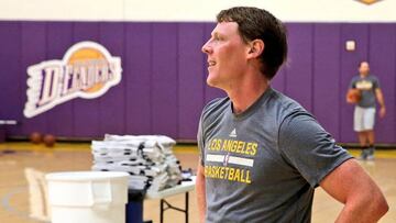 Coby Karl trabajando con los D-Fenders.