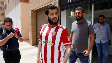 La plantilla viaja desde Marbella para reunirse con el jeque