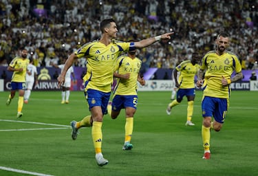 Celebración de Cristiano Ronaldo tras poner en el marcador el 2-0 a favor del Al-Nassr frente al Esteghlal Tehran Football Club, un conjunto de la  capital de la República Islámica de Irán.