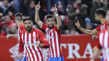 La afición del Sporting disfruta de un día tranquilo