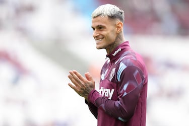 El ariete romano, surgido de las inferiores de la Roma y Sassuolo, se convirtió en uno de los delanteros italianos más caros de la historia al fichar por el West Ham United en julio de 2022. Los Hammers pagaron 38,6 millones de Euros para hacerse con sus goles, después de una gran campaña en Serie A donde anotó 16 tantos con el Sassuolo. Sin embargo, su primera temporada en la Premier League estuvo marcada por las lesiones y la adaptación: apenas pudo firmar 8 goles en todas liccwin247.competiciones antes de regresar a la Serie A la temporada siguiente para relanzar su carrera.