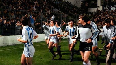 Fue campeona en la primera edición de la Supercopa en 1982. En la foto, la celebración de los jugadores de la Real Sociedad en 1982. 