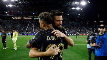 Giroud pasa de noche