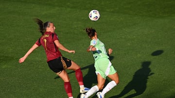 Soccer Football - UEFA Women's Euro 2025 - Group B - Belgium v Italy - Stade de Tourbillon, Sion, Switzerland - July 3, 2025 Italy's Elisabetta Oliviero in action with Belgium's Hannah Eurlings REUTERS/Annegret Hilse