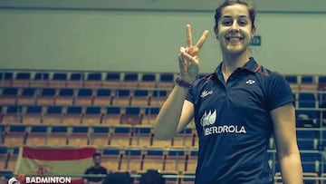 Carolina Marín celebra una victoria en el Europeo de Bádminton por países.