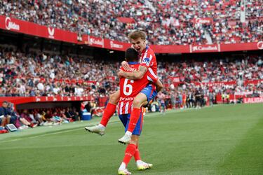 Avanzó Pablo Barrios con balón por toda la zona de tres cuartos sevillista, plantándose en la corona del área, desde donde se sacó un ajustado zurdazo, imparable para la estirada de Nyland. 1-2 en el tiempo de descuento.