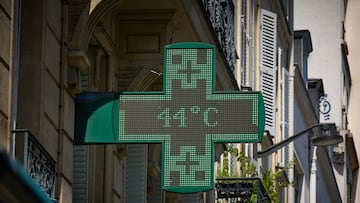 PARIS, FRANCE - JULY 01: A thermometer outside a pharmacy in central Paris reads 44°C as temperatures soar in the French Capital making it the hottest day of the year so far on July 01, 2025 in Paris, France. The French weather agency Météo France has placed Paris and 15 other districts on the highest alert for heat risk, as a heatwave sweeps across France and other parts of Europe on Tuesday. The red alert was last issued for Paris in August 2023. (Photo by Kiran Ridley/Getty Images)