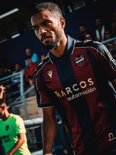 El veterano defensa alemán se incorpora al Levante para aportar experiencia en la retaguardia granota. Jeremy Toljan, tras seis años en Italia de la mano del Sassuolo, aterriza en Orriols con contrato hasta junio de 2027, reforzando el lateral derecho con solidez y carácter internacional.