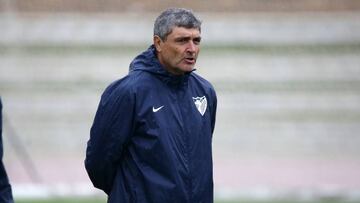 Juande: "Sorprende que hablen de una final en la jornada nueve"