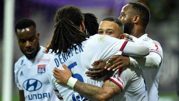 Depay da la victoria al Lyon en el descuento ante el Toulouse