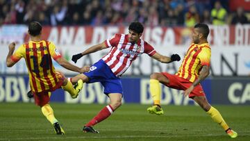 Alves ofrece a Costa al Barça
