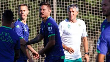 Javi García, durante un entrenamiento del Betis en erez.