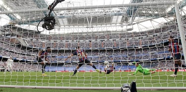 El Barça canta, el Madrid baila