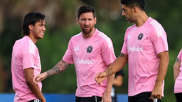 Soccer Football - FIFA Club World Cup - Inter Miami CF Training - Inter Miami CF Training Centre, Fort Lauderdale, Florida, U.S. - June 28, 2025 Inter Miami CF's Telasco Segovia, Lionel Messi and Luis Suarez during training REUTERS/Hannah Mckay