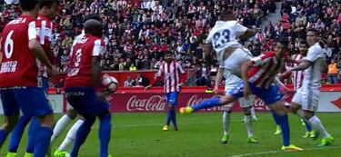 El Madrid reclamó penalti de Lillo a Ramos y mano de Babin
