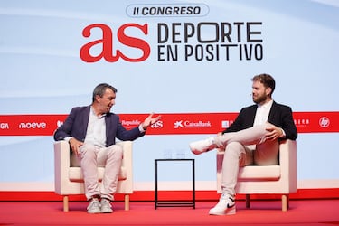 Javier Guillén, Director de la Vuelta Ciclista con Dani Miranda, redactor de AS.