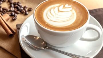 Un neurólogo afirma que esto es lo que le deberías echar al café: tu cerebro te lo agradecerá