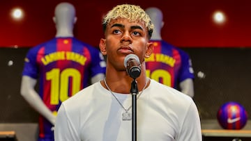 16/7/25 PRIMERA DIVISION BARCELONA
RENOVACION Y CAMBIO DE DORSAL POR EL NUMERO 10 DE LAMINE YAMAL