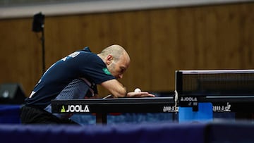 Carlos Machado ejecuta un saque