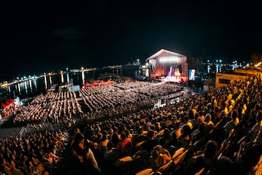 SOM Castellón: el festival para bailar con Camilo o Tom Jones rodeado de yates de un millón de euros