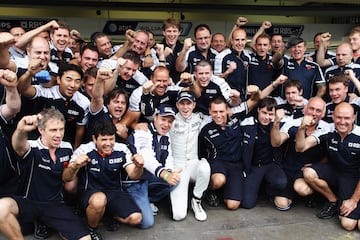 En 2010, un joven Nico se incorporaría a la Fórmula 1 de la mano del equipo Williams tras ganar el título de la GP2. Sin embargo, tras una temporada de altas y bajas, el equipo Williams decidió sustituirlo por el ganador de la GP2 del año siguiente, Pastor Maldonado, que tenía consigo el gran apoyo económico de la petrolera venezolana PDVSA. De la temporada de Hülkenberg en Williams lo más destacable fue, sin dudas, su pole position en el Gran Premio de Brasil.