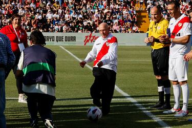 Homenaje y saque de honor de Rafa Garrido, socio número 1 del Rayo.