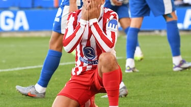 Griezmann se lamenta de una ocasión perdida ante el Alavés.